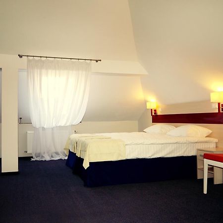 Reikartz Pochayiv Hotel Pochaiv Ruang foto