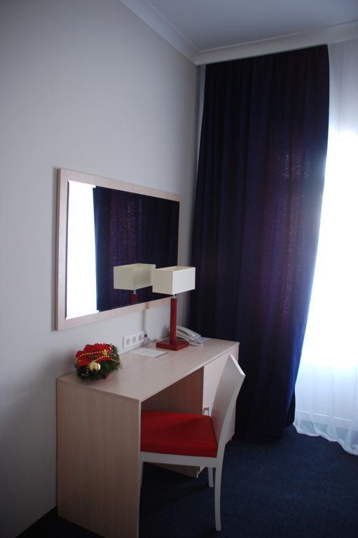 Reikartz Pochayiv Hotel Pochaiv Bagian luar foto