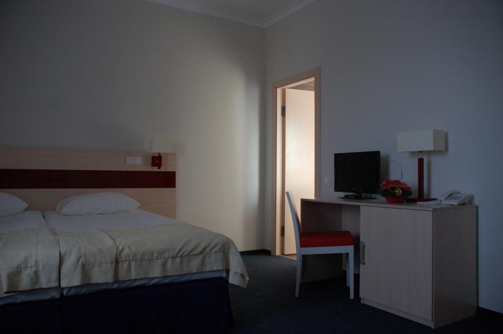 Reikartz Pochayiv Hotel Pochaiv Bagian luar foto