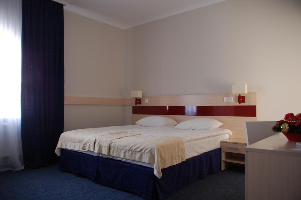 Reikartz Pochayiv Hotel Pochaiv Bagian luar foto