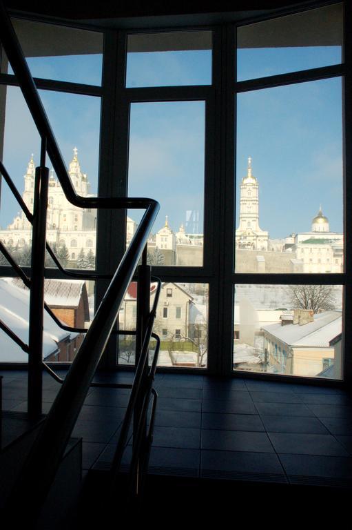 Reikartz Pochayiv Hotel Pochaiv Bagian luar foto