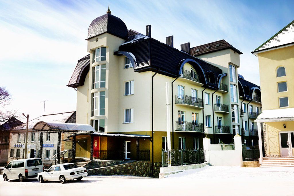 Reikartz Pochayiv Hotel Pochaiv Bagian luar foto